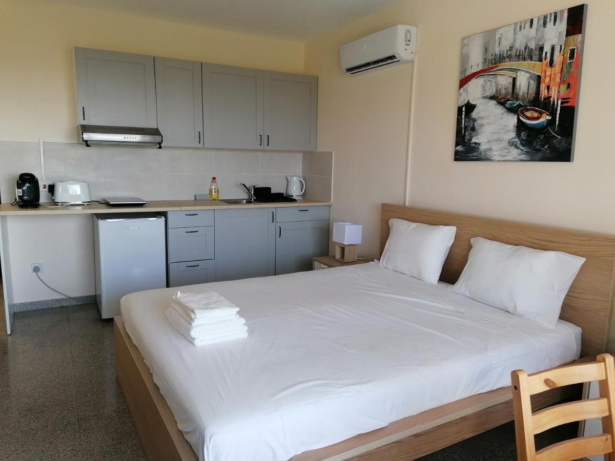 Pissouri Image Apartment Bagian luar foto